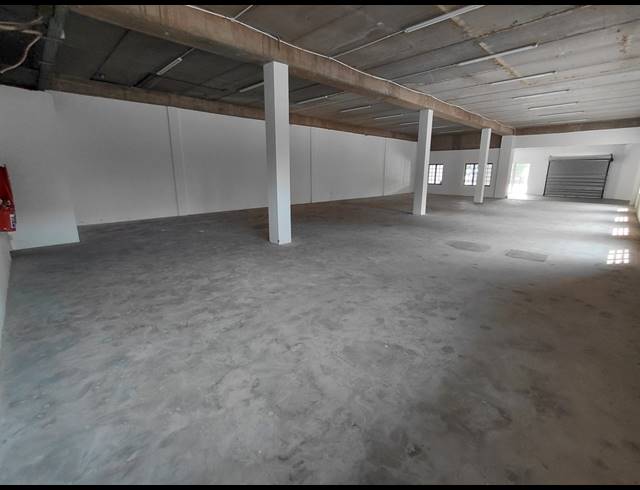 345M² OFFICE TO LET IN HALFWAY GARDENS